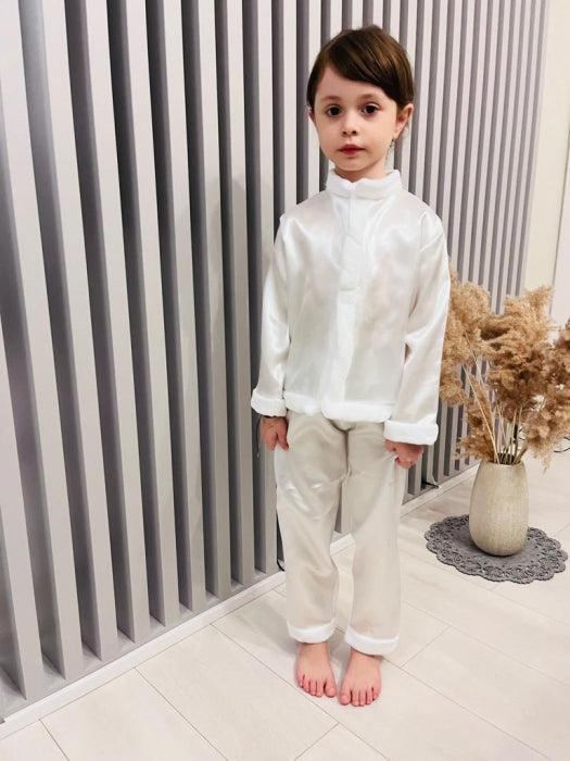 Costum cu tematica Om de zapada