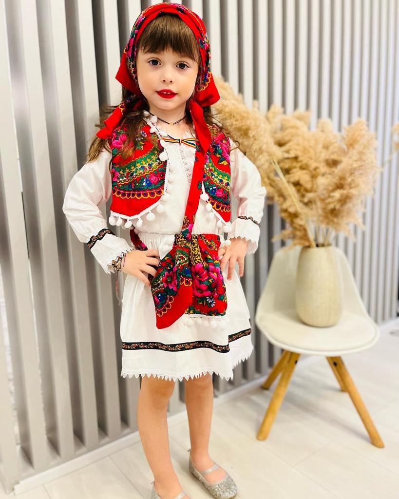 Costum popular fetite Maria format din 5 piese ( 8 ani si 12 ani )