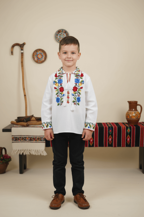 Ie traditionala Baieti Laurentiu 2