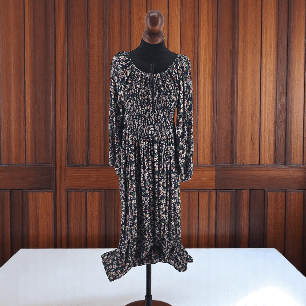 Rochie lungă de vară cu mânecă 3/4 și imprimeu floral negru 2