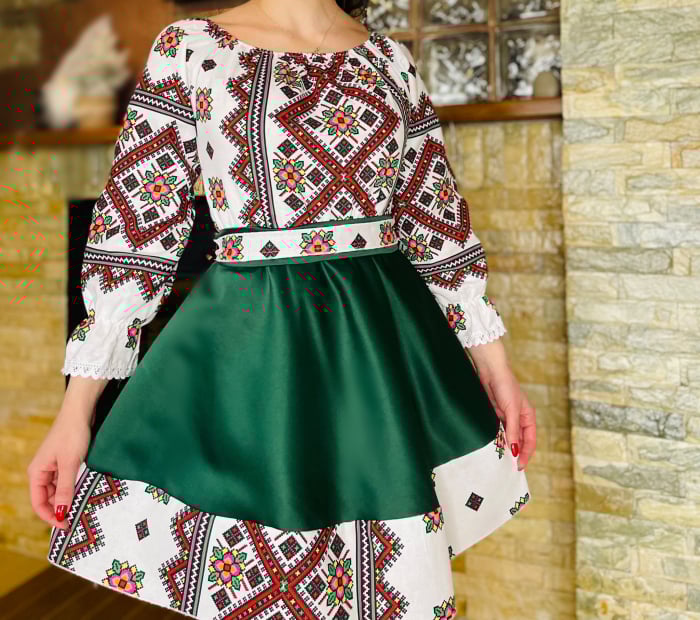 Rochie Traditionala stilizata cu Laura 16