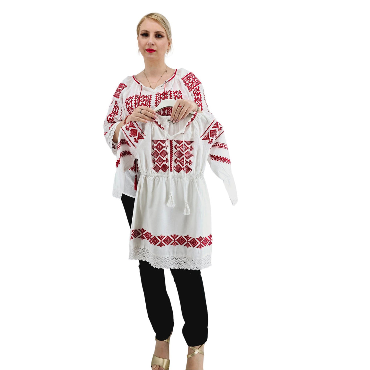 Rochita Traditionala cu broderie Xenia