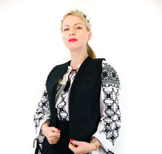 Vesta traditionala Pemota